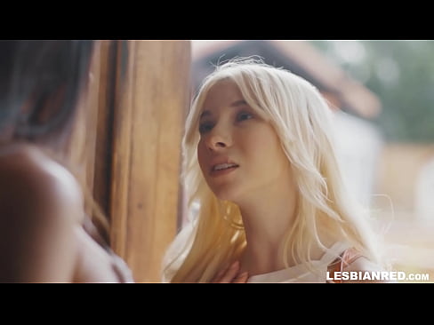 ❤️ ເດັກຍິງກັບມາເຮືອນສອງສາມເດືອນຕໍ່ມາແລະສິ້ນສຸດການກິນ pussy ຂອງແມ່ລ້ຽງຂອງນາງ ❤️❌ ວິດີໂອເພັນ ຢູ່ພວກເຮົາ